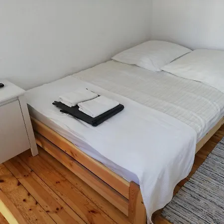 U Eve